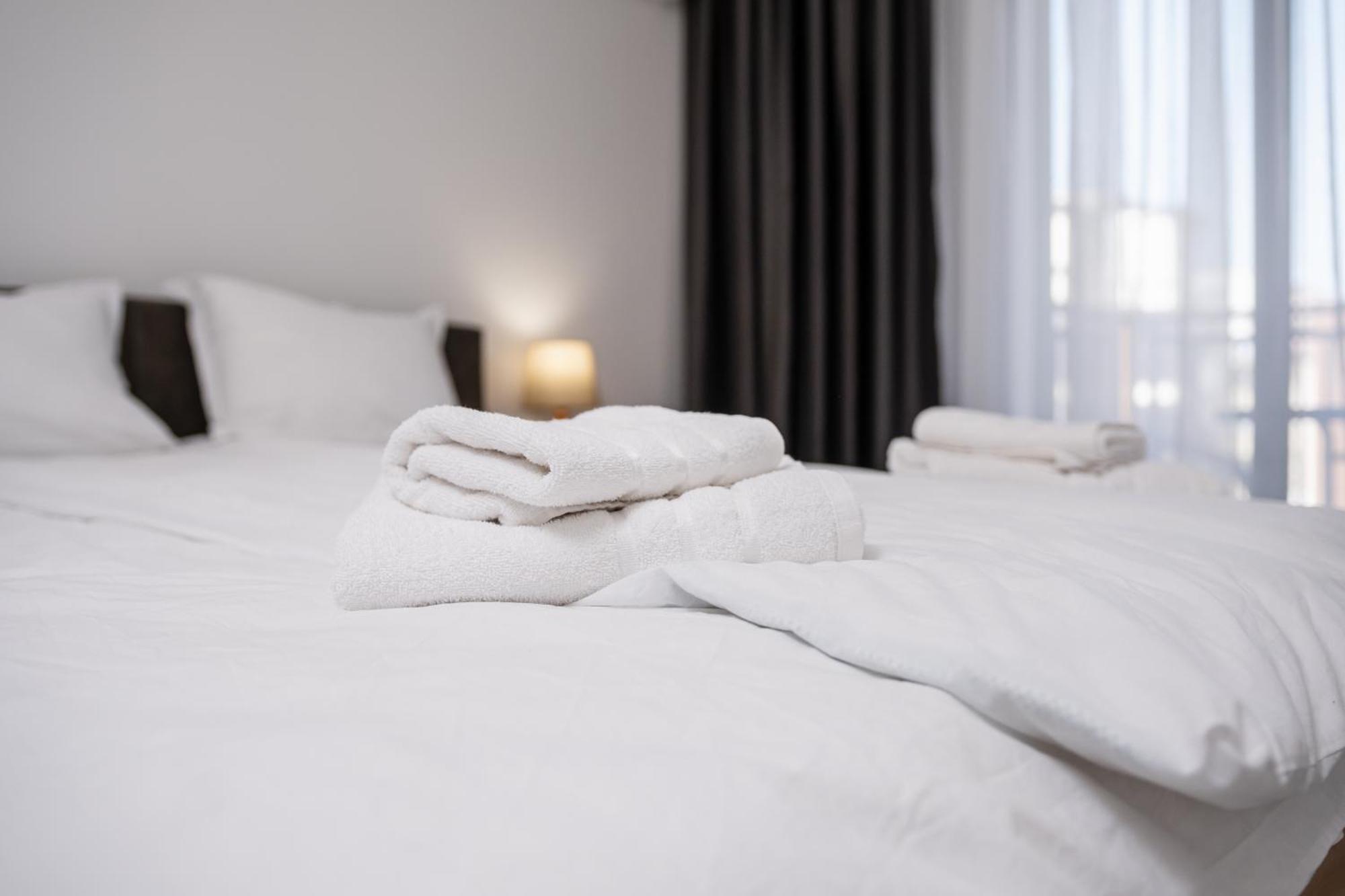 Modern 1-Bedroom Apartments พลอฟดิฟ ภายนอก รูปภาพ