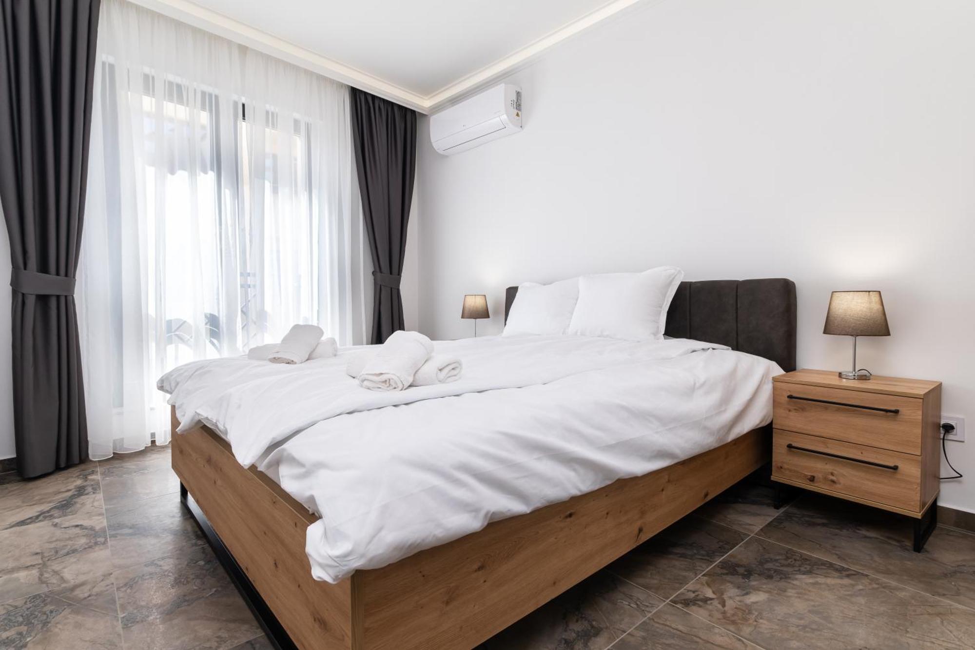 Modern 1-Bedroom Apartments พลอฟดิฟ ภายนอก รูปภาพ