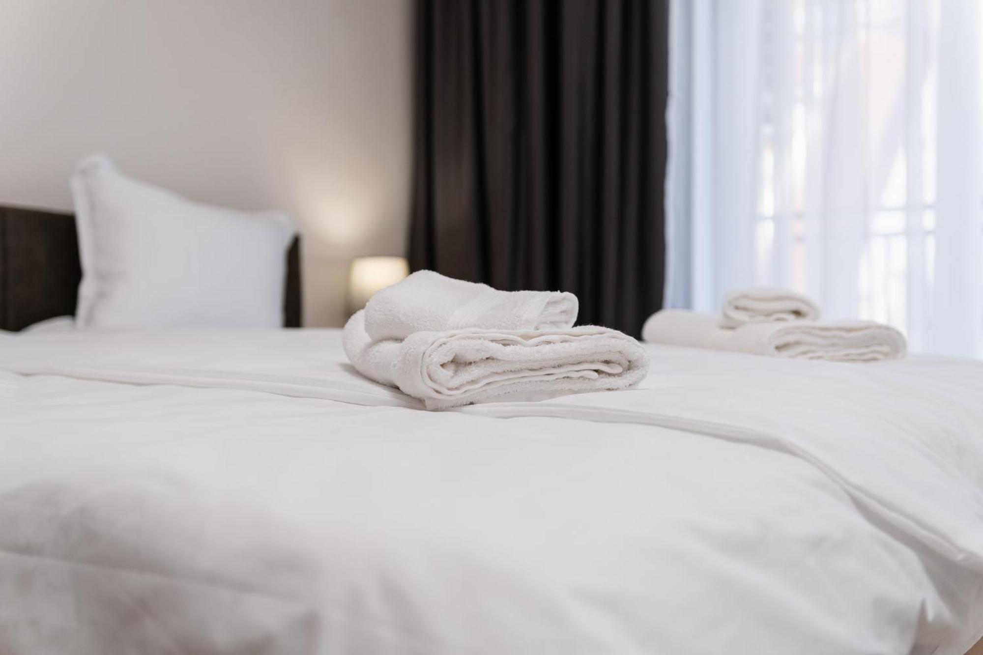 Modern 1-Bedroom Apartments พลอฟดิฟ ภายนอก รูปภาพ