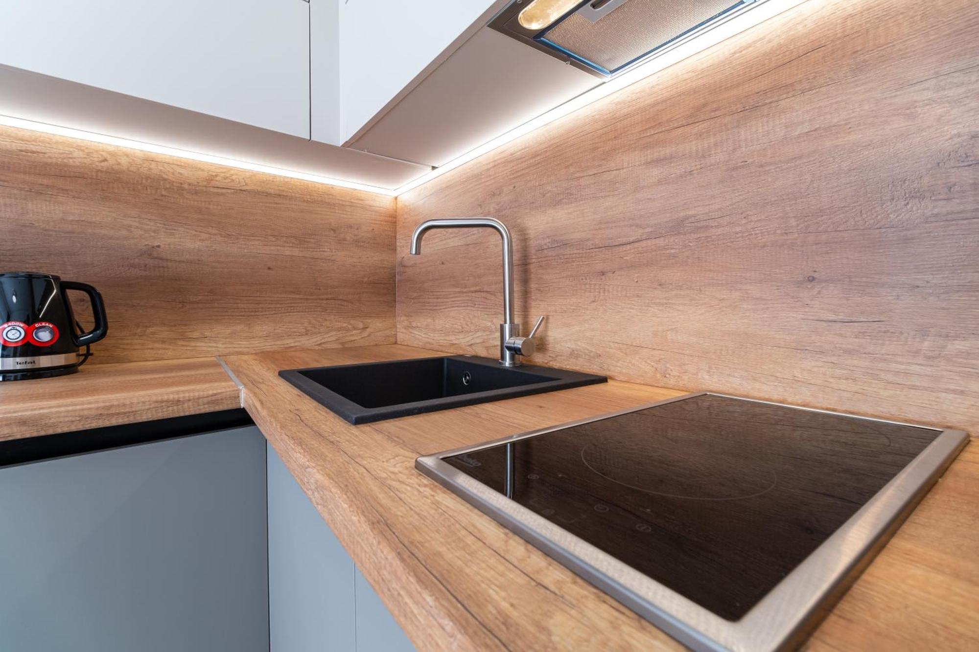 Modern 1-Bedroom Apartments พลอฟดิฟ ภายนอก รูปภาพ