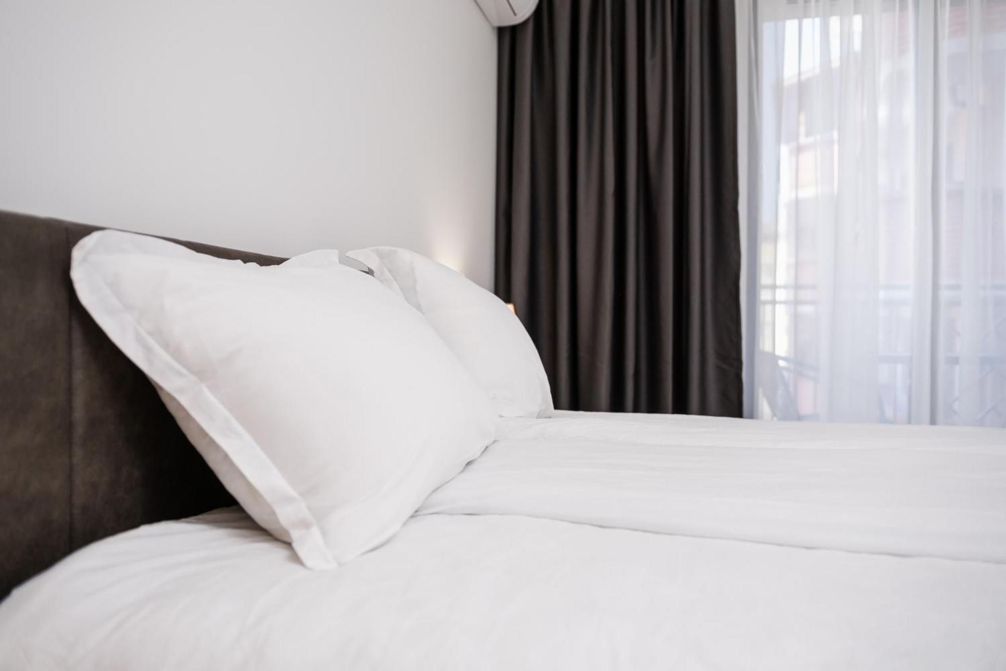 Modern 1-Bedroom Apartments พลอฟดิฟ ภายนอก รูปภาพ