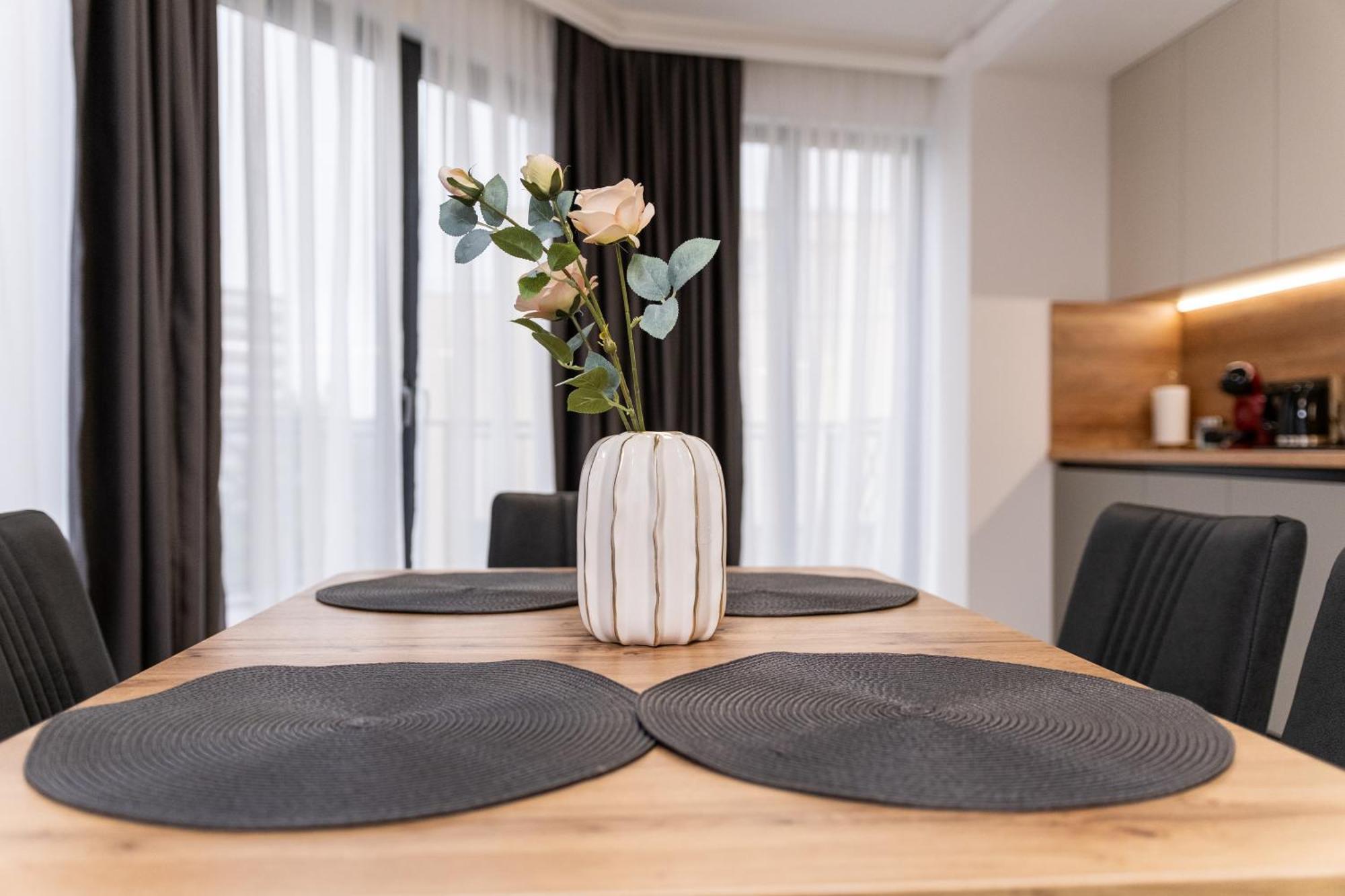 Modern 1-Bedroom Apartments พลอฟดิฟ ภายนอก รูปภาพ