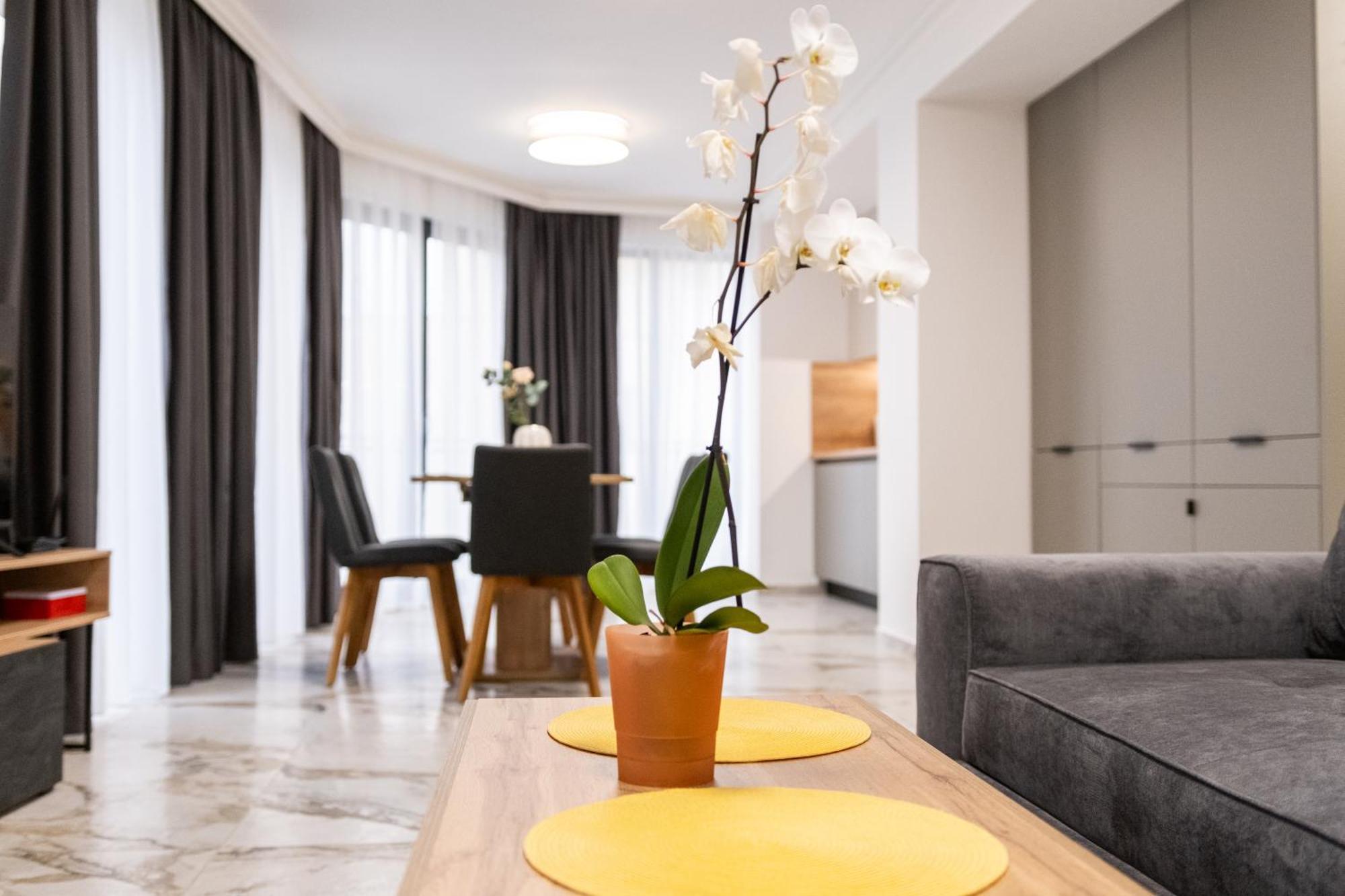 Modern 1-Bedroom Apartments พลอฟดิฟ ภายนอก รูปภาพ