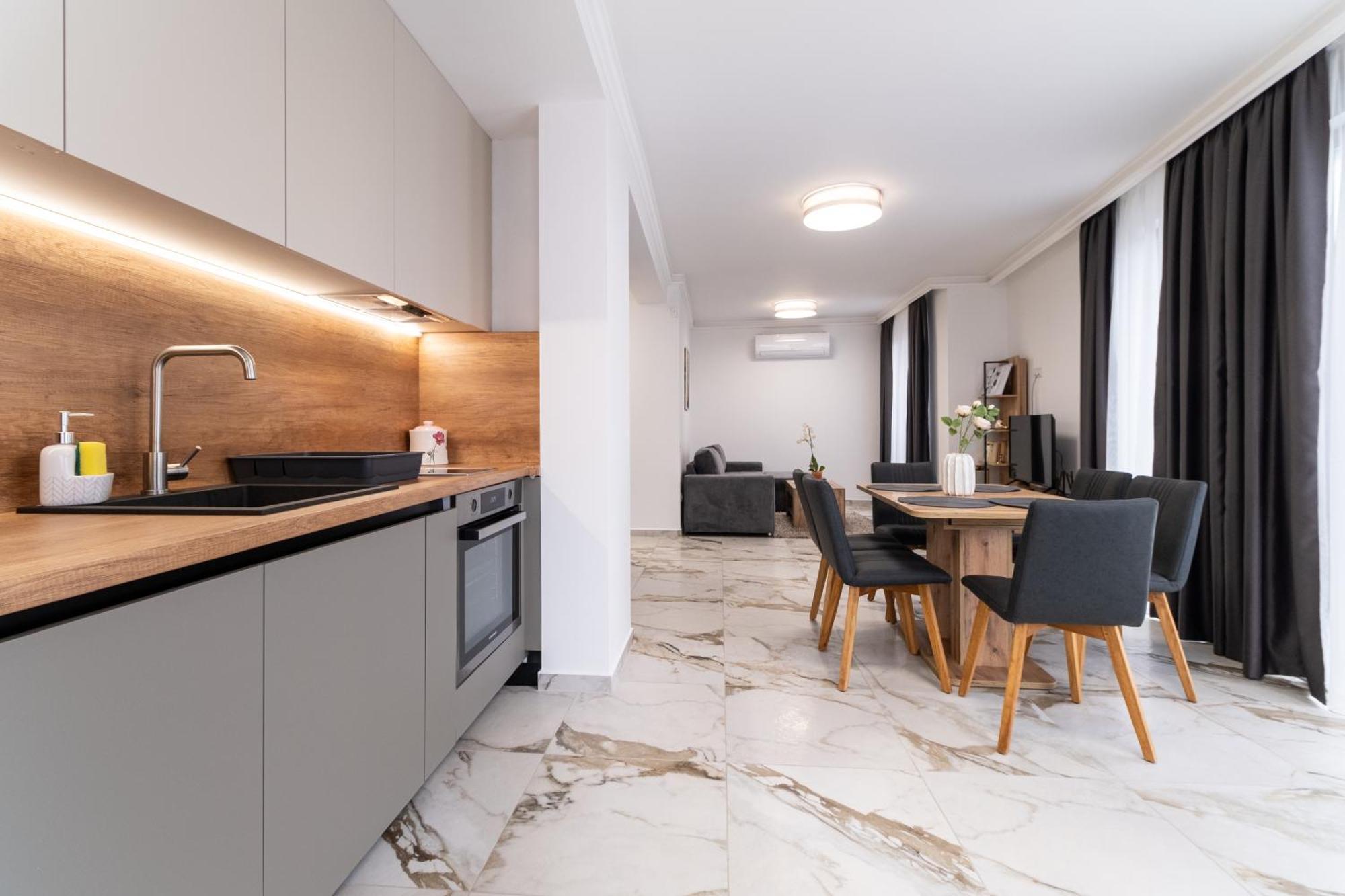 Modern 1-Bedroom Apartments พลอฟดิฟ ภายนอก รูปภาพ