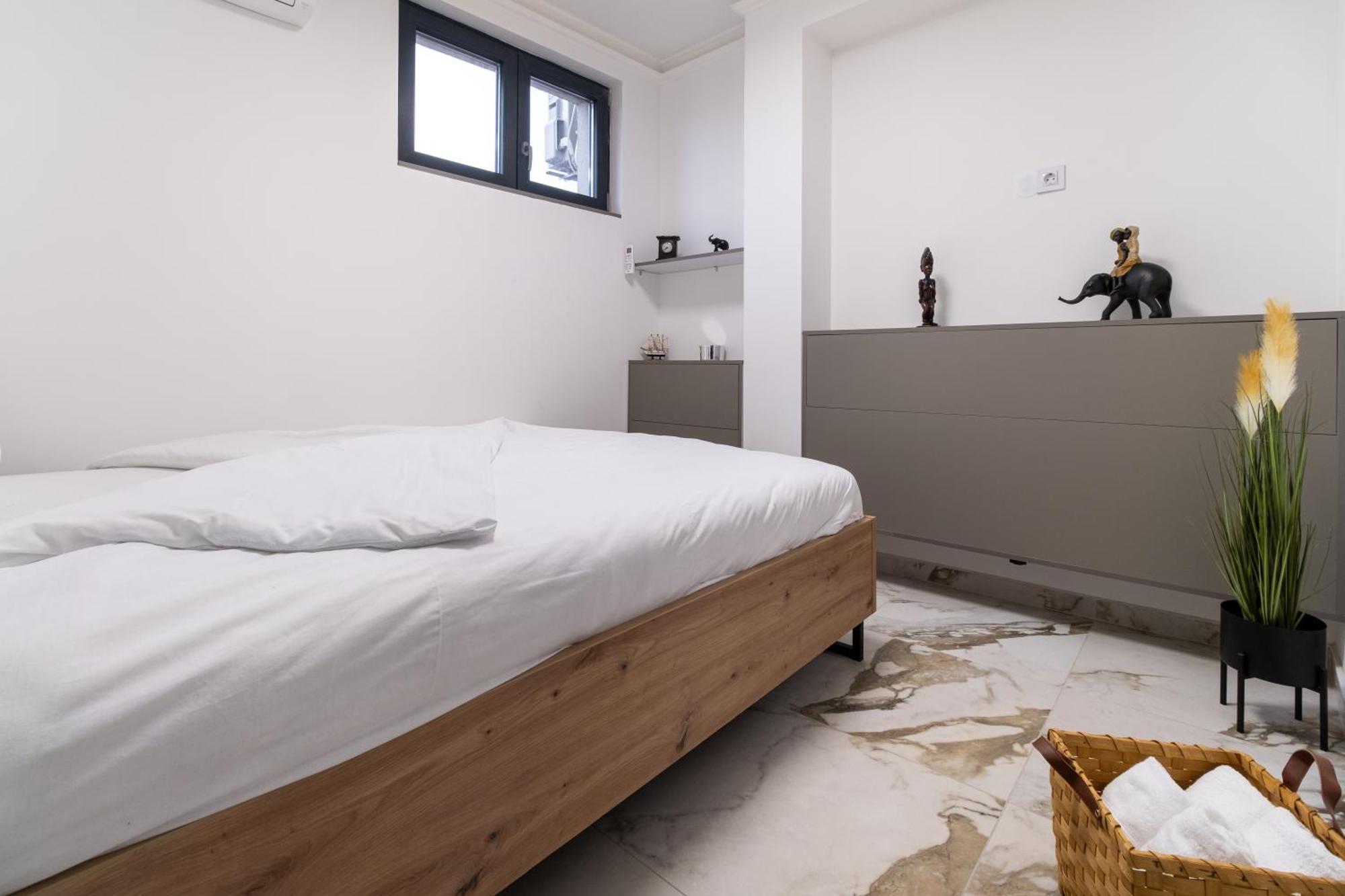 Modern 1-Bedroom Apartments พลอฟดิฟ ภายนอก รูปภาพ