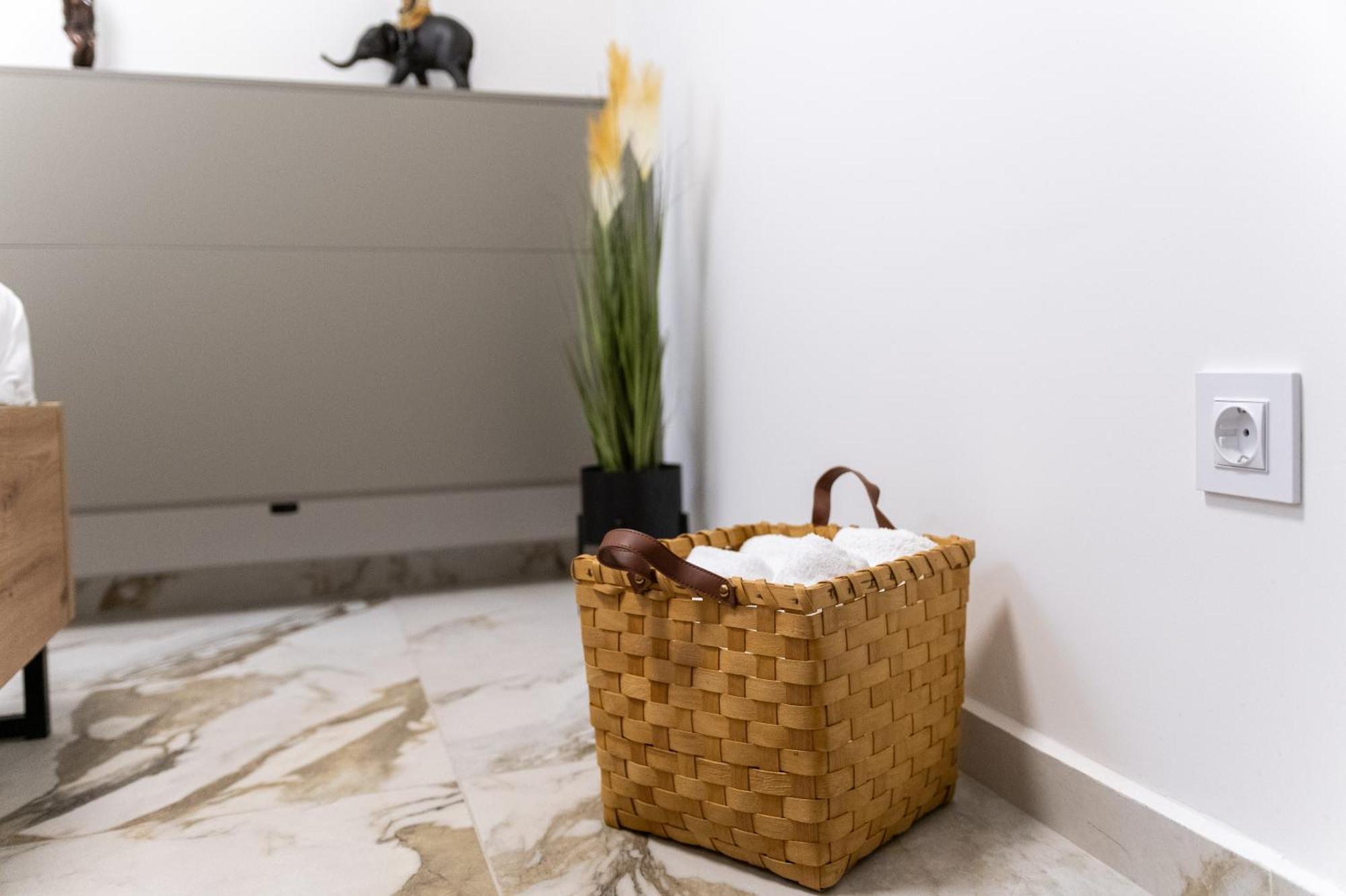 Modern 1-Bedroom Apartments พลอฟดิฟ ภายนอก รูปภาพ